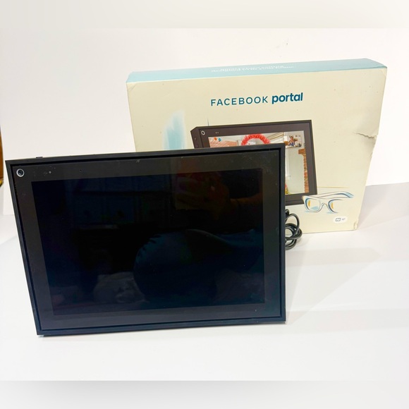 Facebook Portal 2nd Gen Black WD50JM 10" Touch Screen Smart Display Alexa Works - Picture 2 of 10